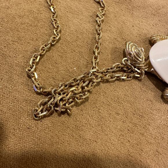 Vintage Turtle Pendant Necklace White Milk Glass Cabochon Gold Tone Link Chain - Picture 6 of 10